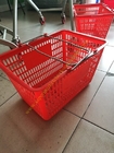 Kırmızı Esnek Kavisli Metal Saplı Plastik Alışveriş Sepetleri / Kavrama El